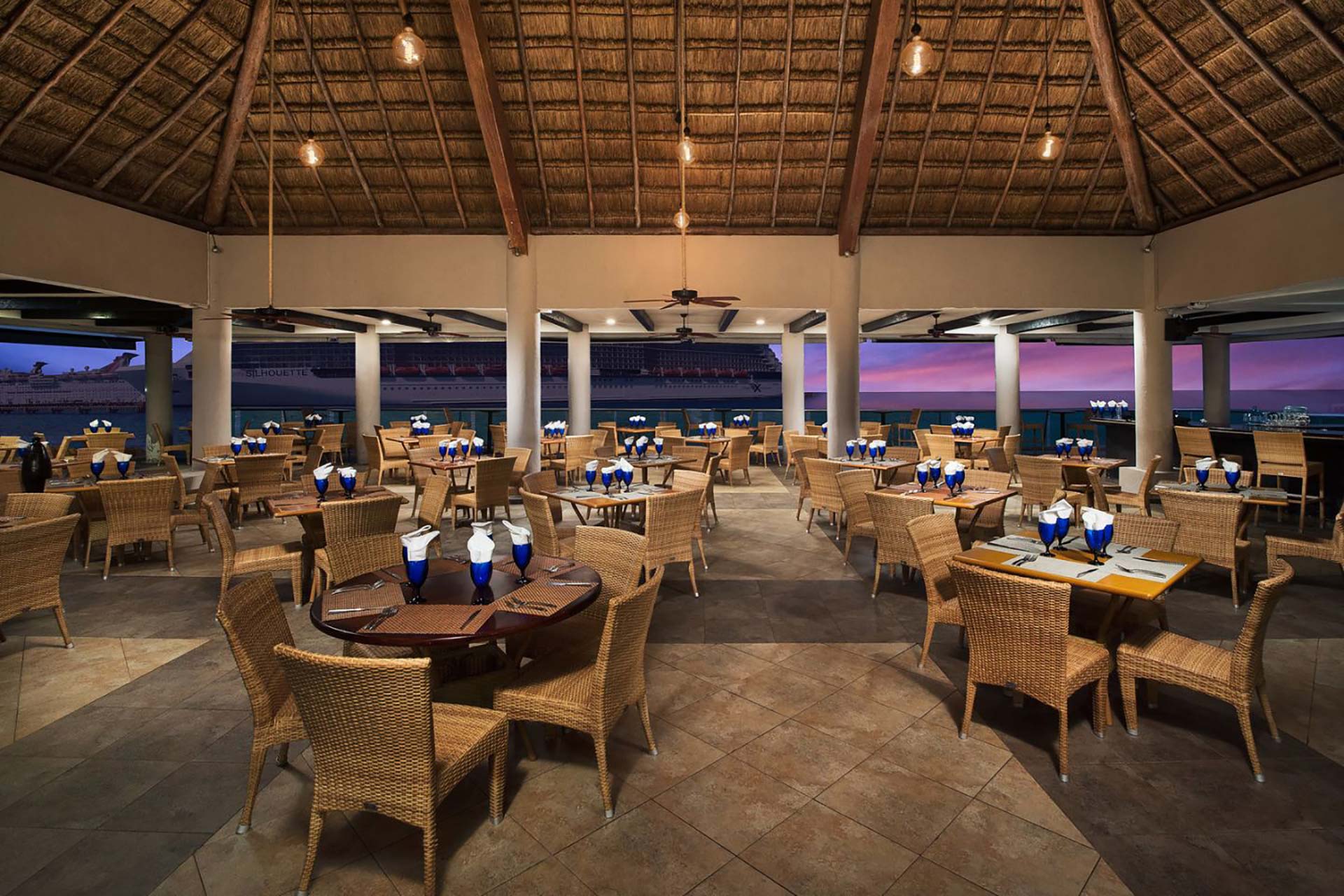 La Chopa restaurant during nighttime